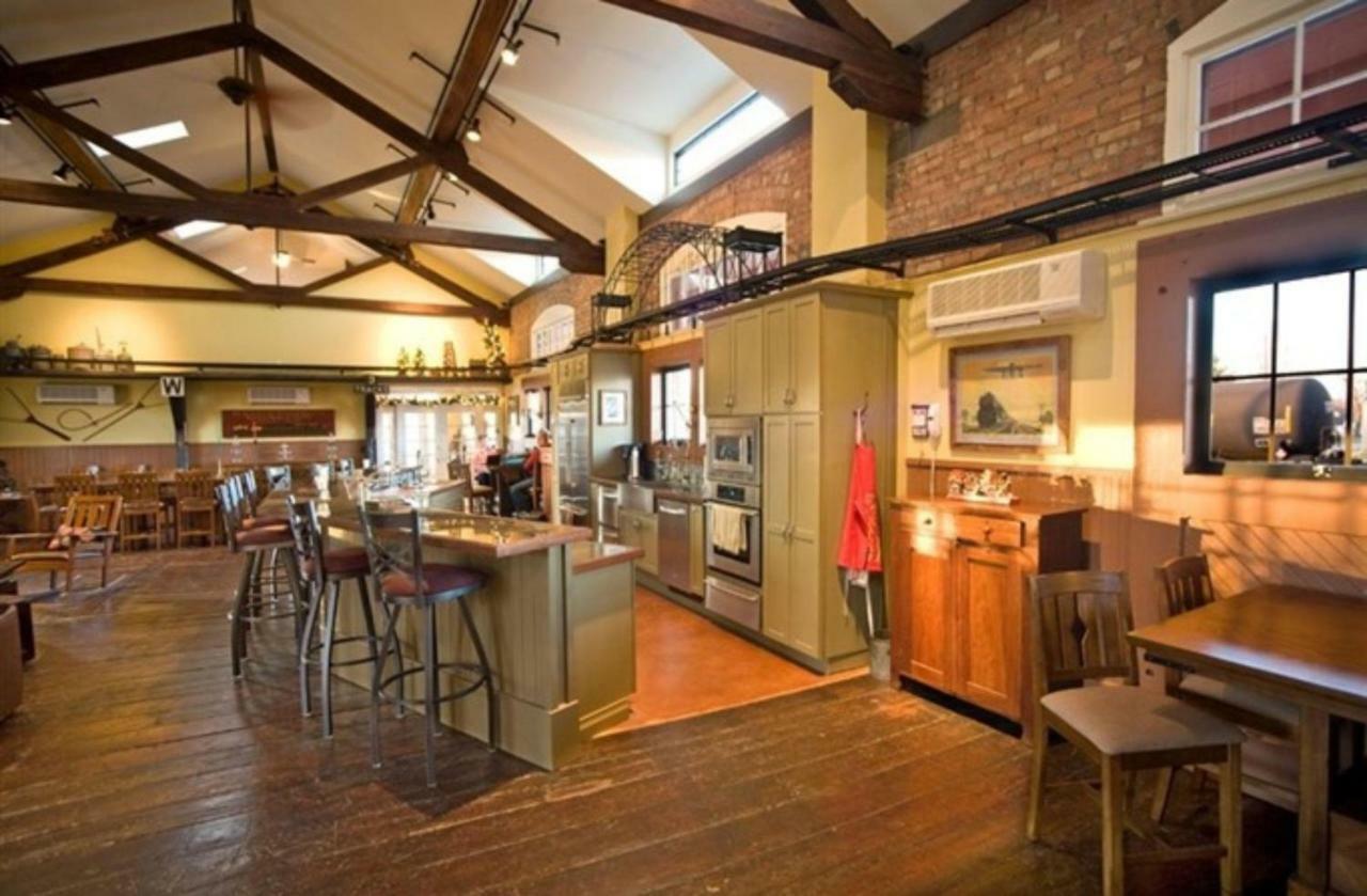 Riley'S Railhouse Bed & Breakfast Chesterton Exteriér fotografie